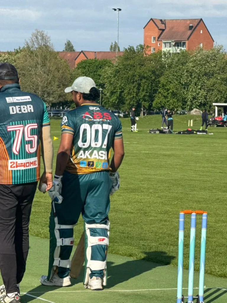 Stockholm Hunters batters heading to the crease